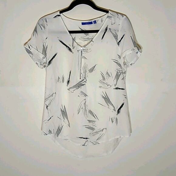 Apt 9 Sail boat short sleeve blouse. Size XS - Picture 1 of 9